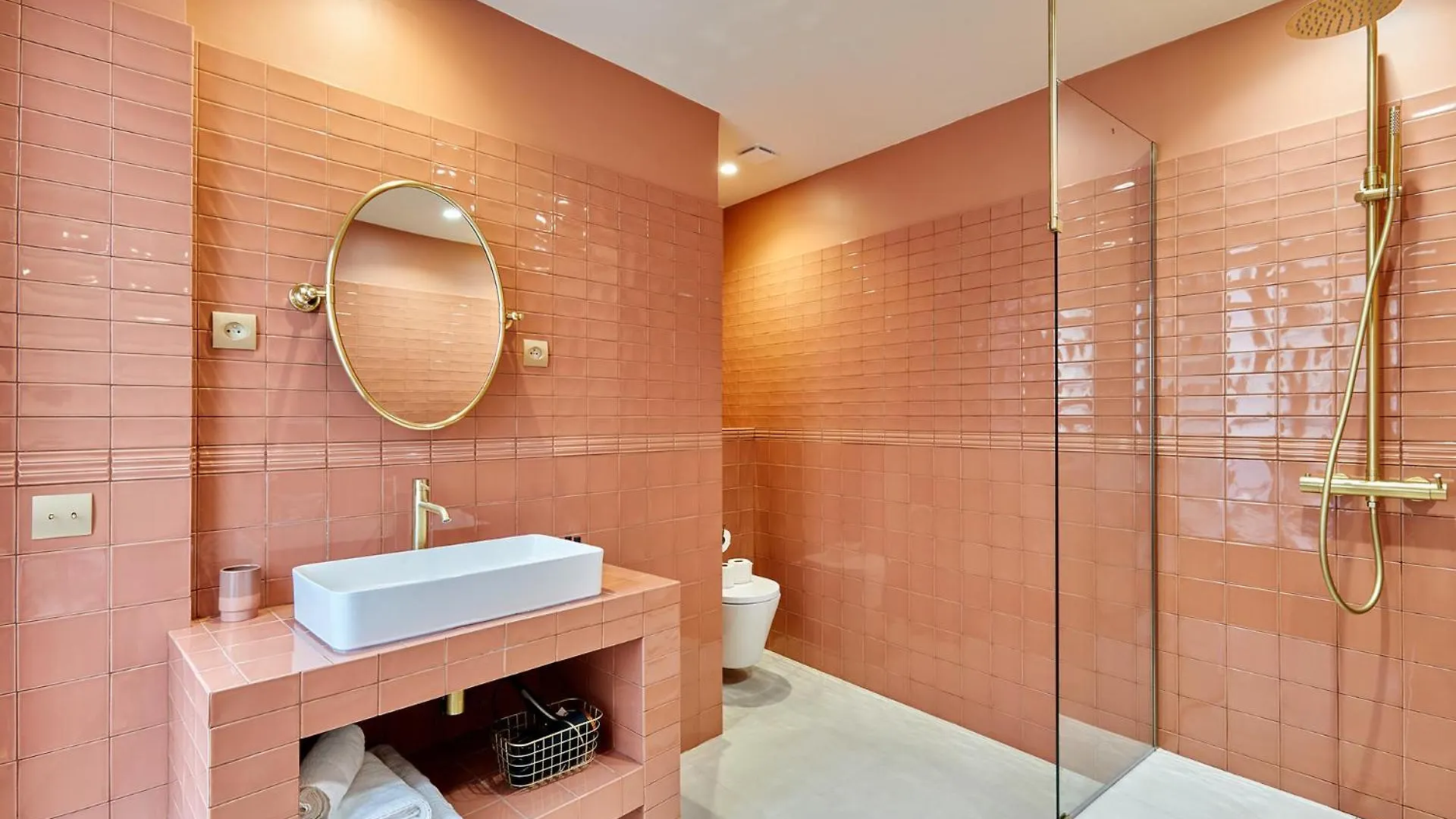Apartment Center Of Paris By Studio Prestige