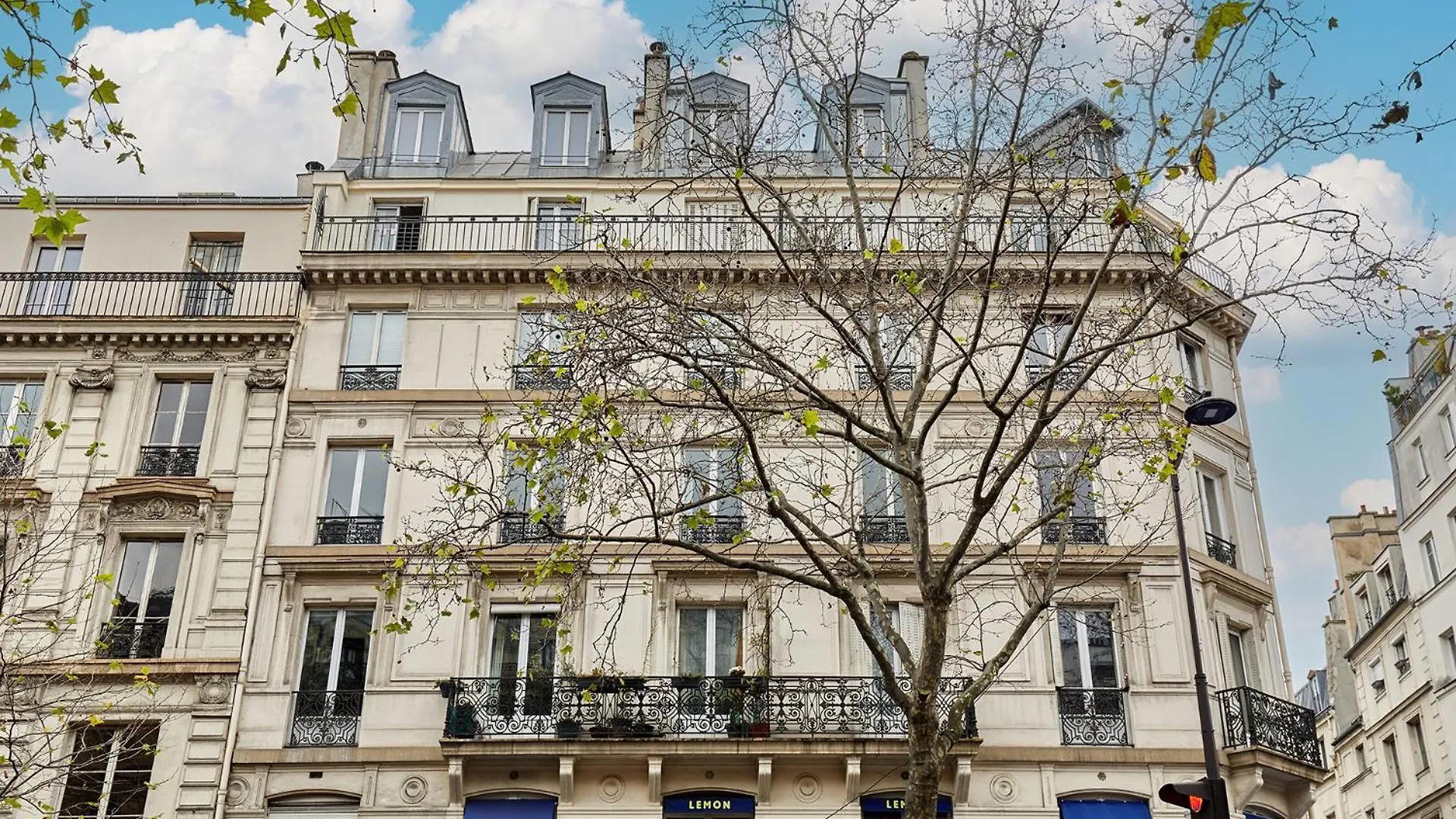 Apartment Center Of Paris By Studio Prestige France