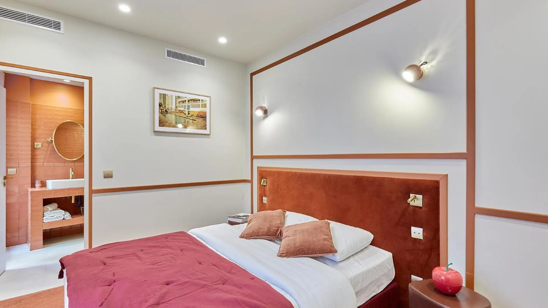 Apartment Center Of Paris By Studio Prestige