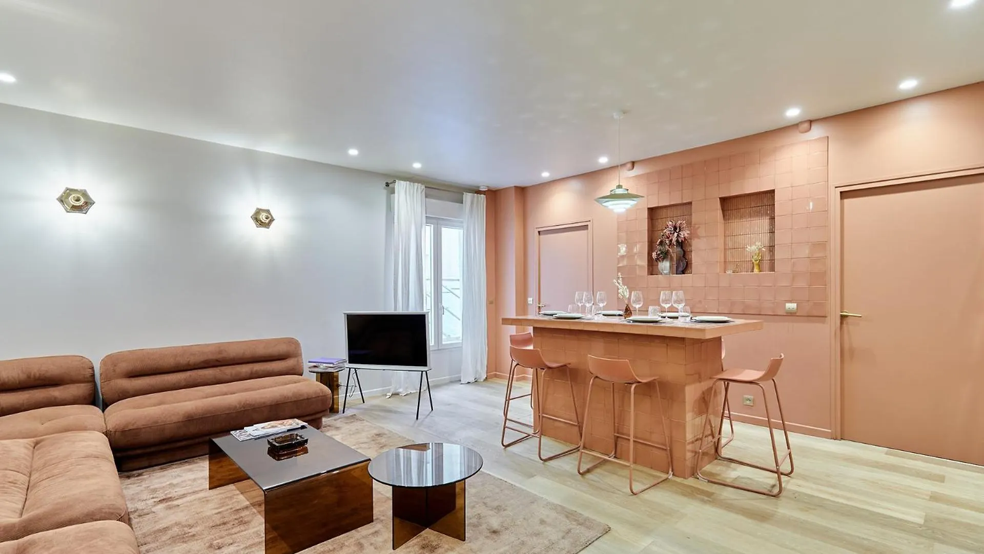 Apartment Center Of Paris By Studio Prestige