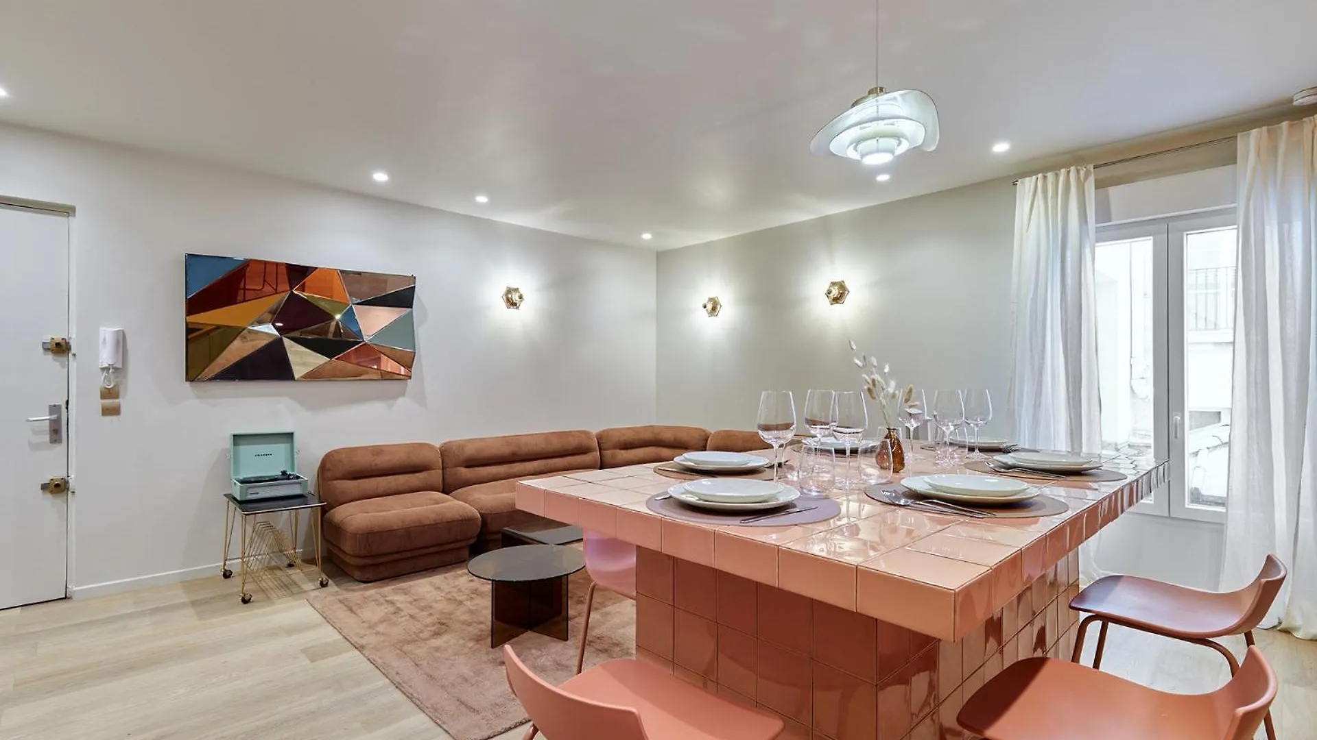 Apartment Center Of Paris By Studio Prestige