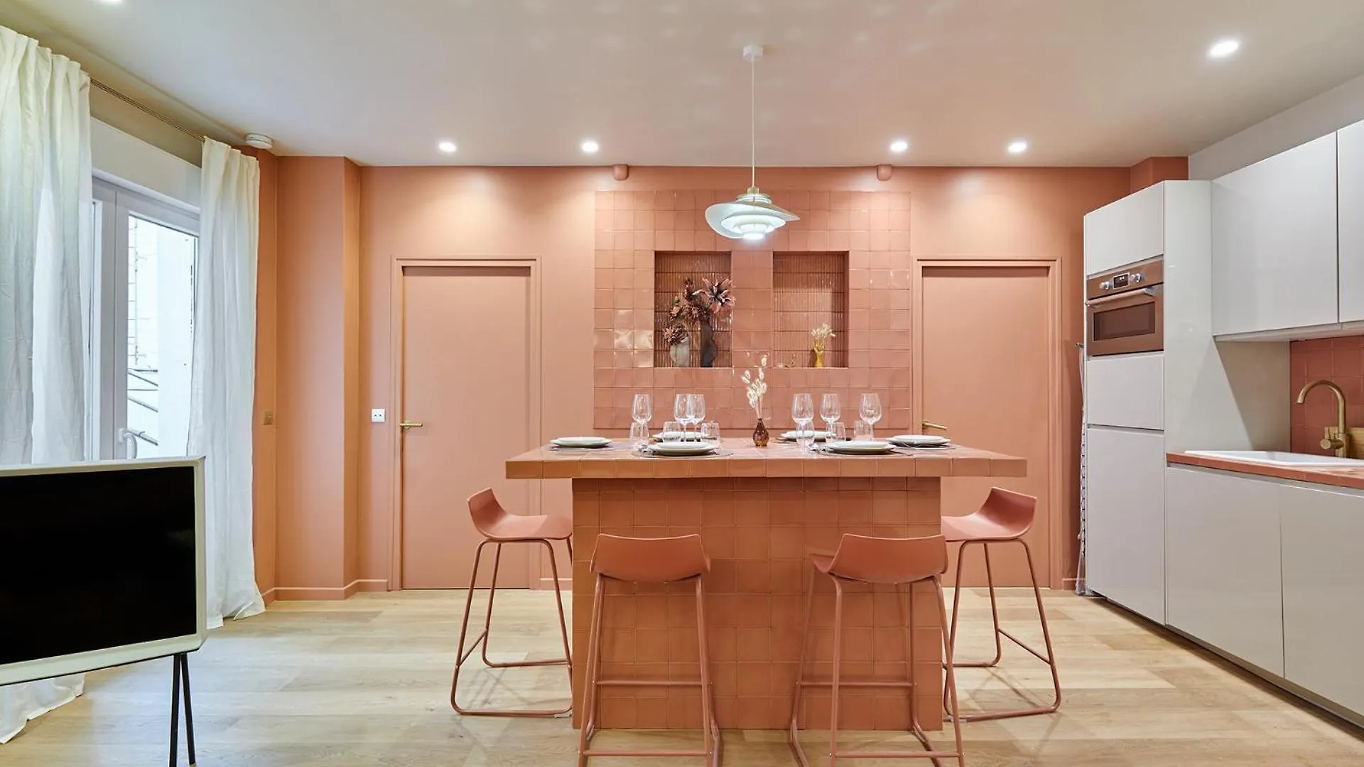 Apartment Center Of Paris By Studio Prestige