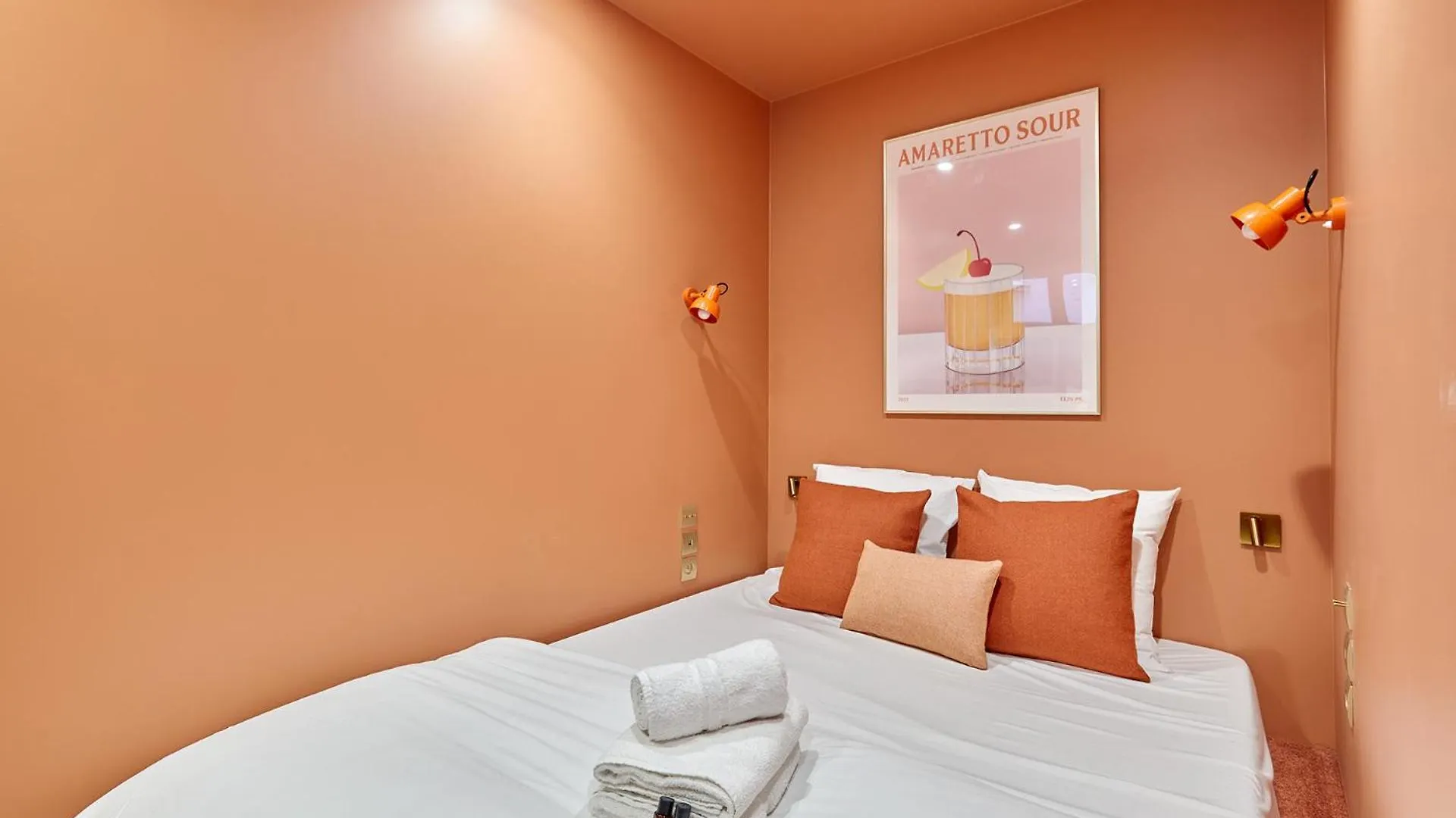 Apartment Center Of Paris By Studio Prestige